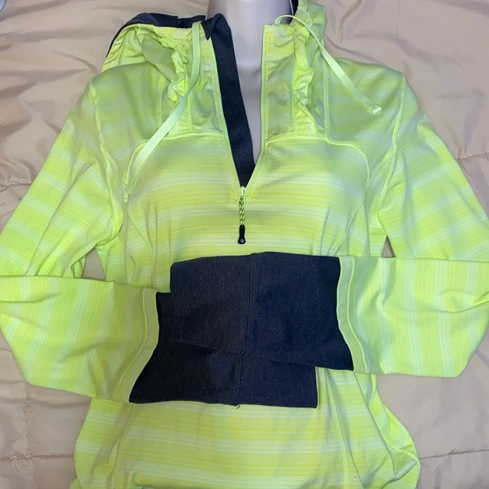 MPG activewear neon yellow top sz M hooded - Picture 1 of 5